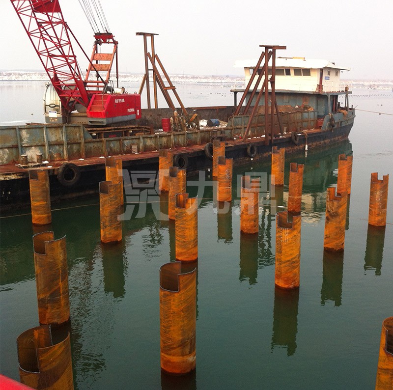 中(zhong)交(jiao)三航威(wei)海青榮(rong)城際公路雙島港(gang)特(te)大橋(qiao)鋼(gang)平檯(tai)