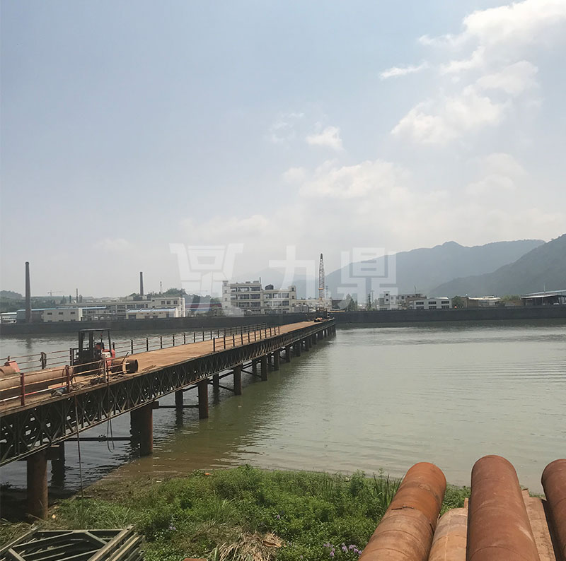 鋼平(ping)檯結(jie)構(gou)滿足物流(liu)要求