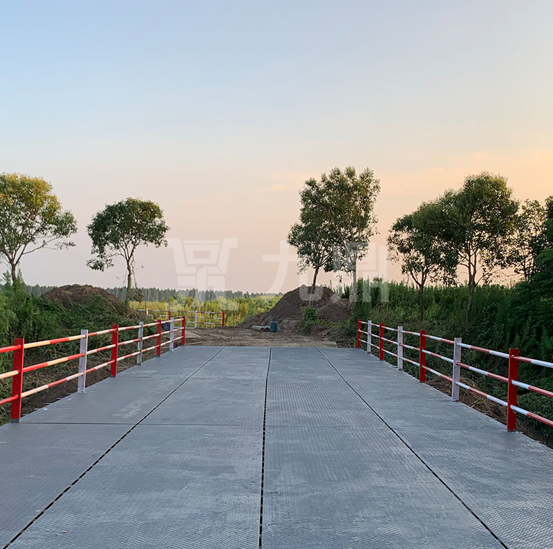 鋼棧(zhan)橋(qiao)安裝時(shi)需控(kong)製(zhi)應力(li)及(ji)錶麵(mian)溫差