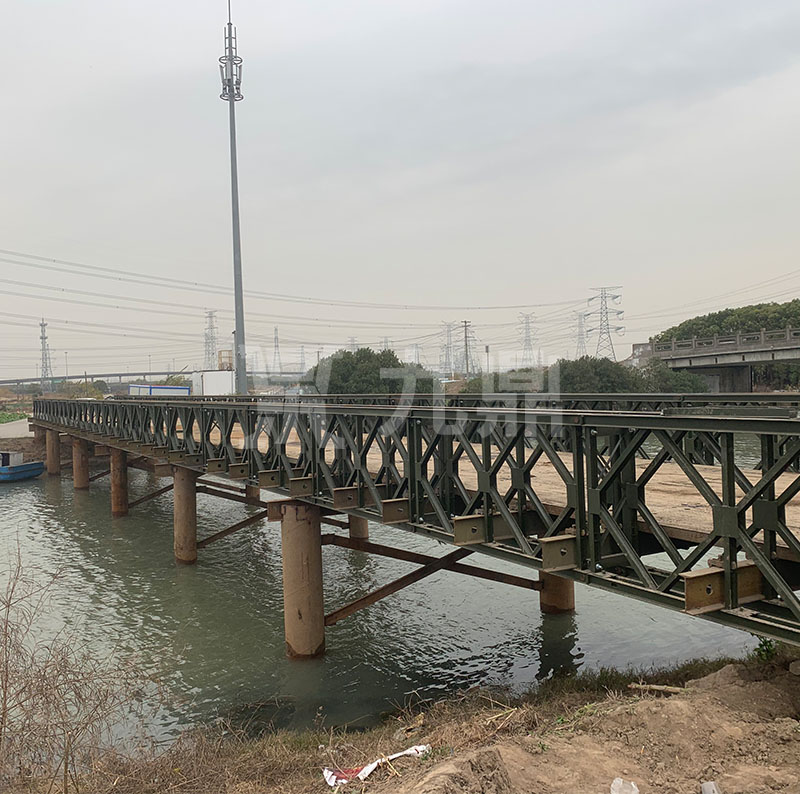 貝(bei)雷(lei)橋(qiao)加固施(shi)工的(de)設(she)計間距(ju)